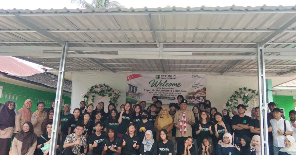 SDN 010 Bukit Bestari Sambut Hangat Delegasi Republic Polytechnic Singapore Lewat Atraksi Sampan Jong